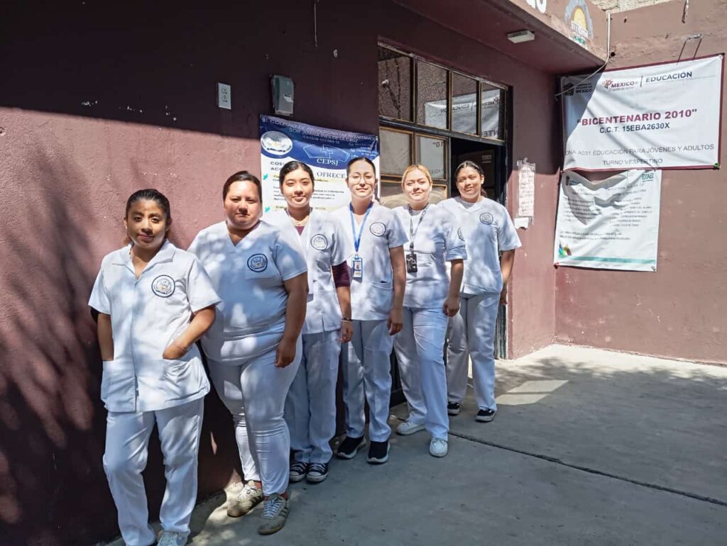 grupo de enfermeras uniforme blanco delegacion santiago valle de chalco solidaridad